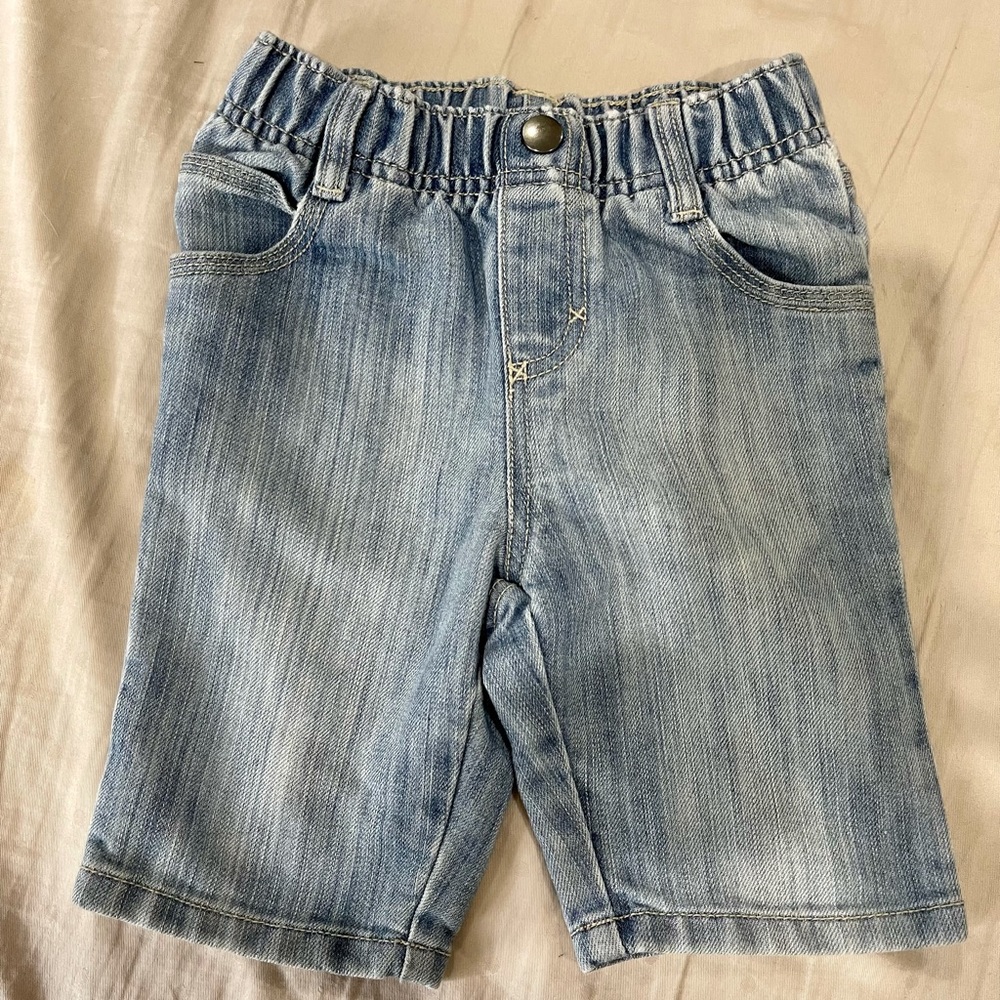 Adorable longer Boys Jean Shorts Sz 3T. Gymboree